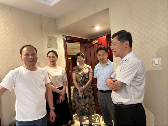 温情督查培训学情，严格...
